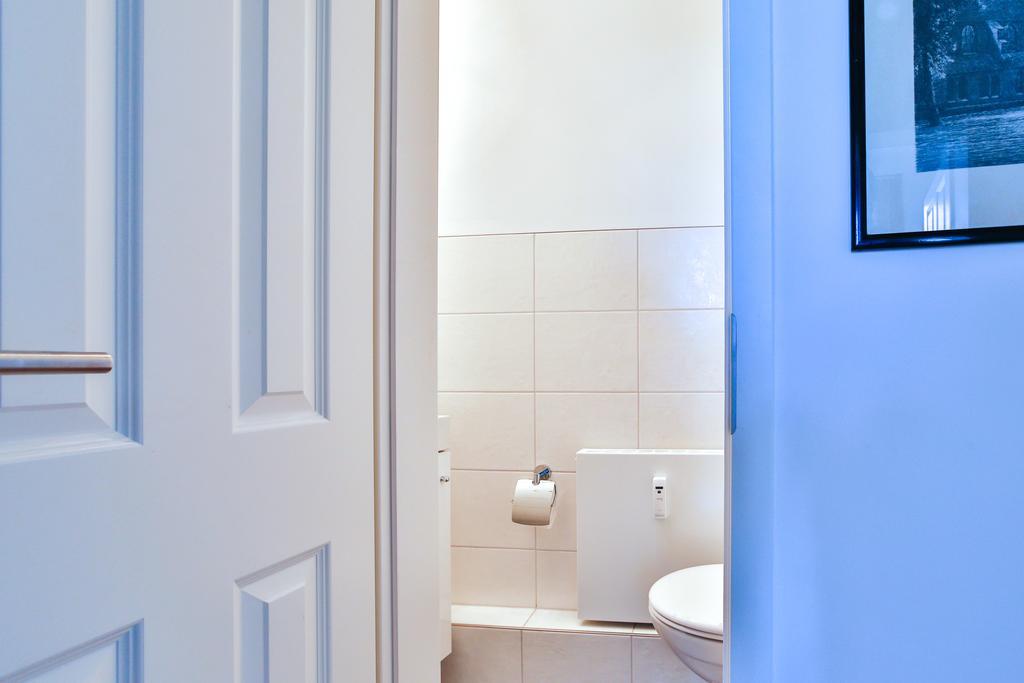 Riverside Apartments لوبيك المظهر الخارجي الصورة