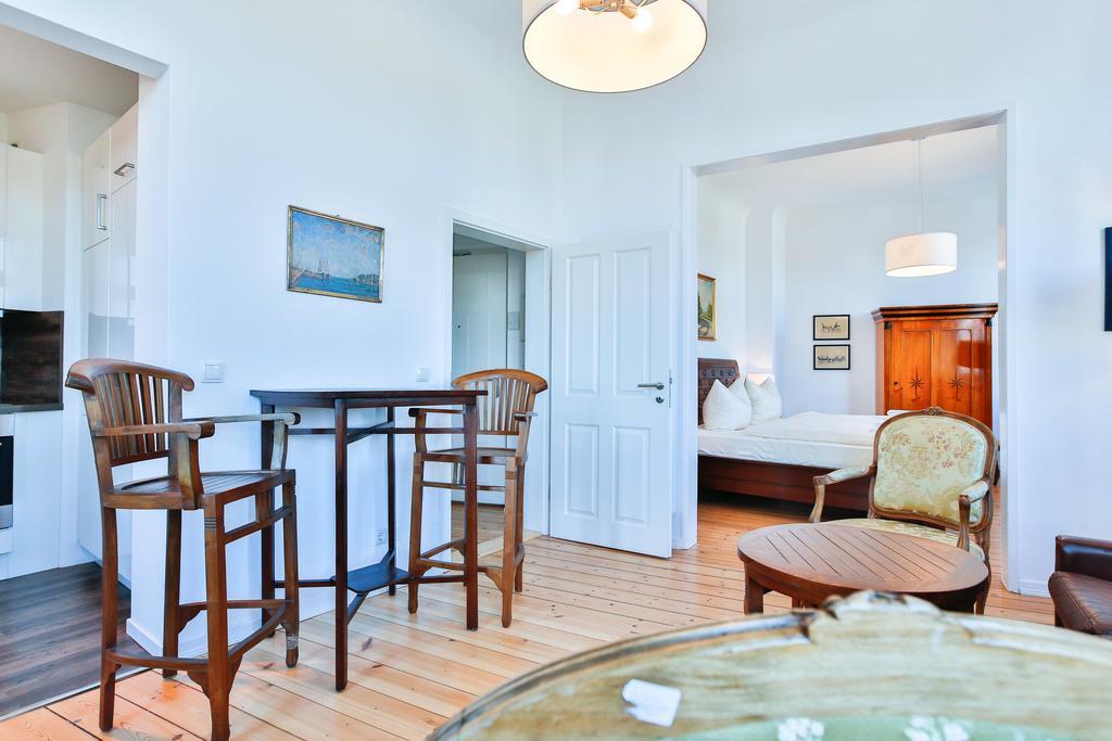 Riverside Apartments لوبيك المظهر الخارجي الصورة