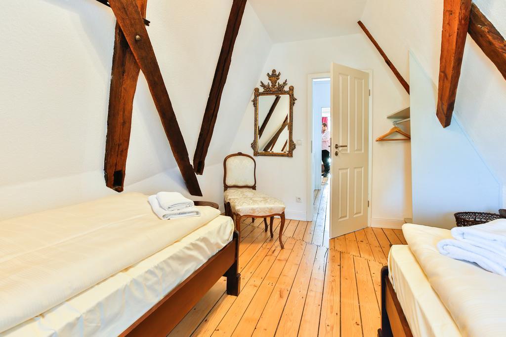 Riverside Apartments لوبيك المظهر الخارجي الصورة