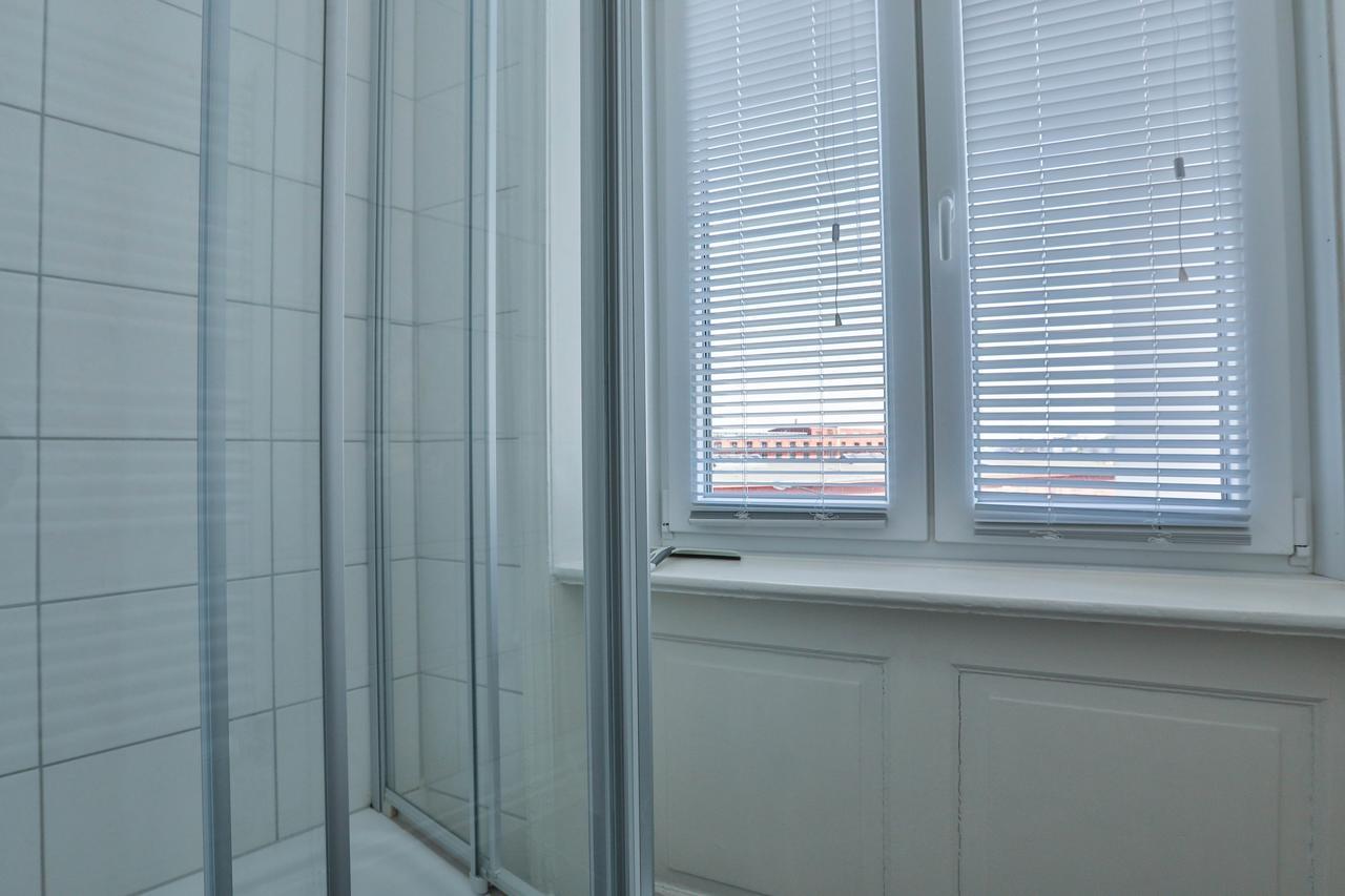 Riverside Apartments لوبيك المظهر الخارجي الصورة